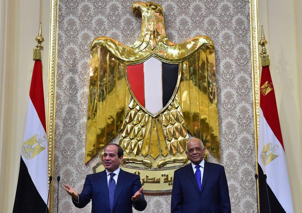 Αίγυπτος: Σε πανηγυρική ατμόσφαιρα ορκίστηκε για δεύτερη θητεία ο πρόεδρος Άμπντελ Φατάχ Αλ Σίσι