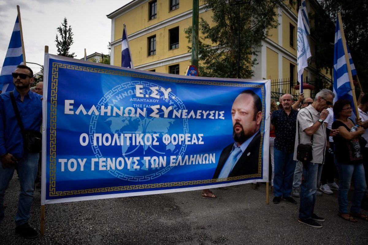 Απίστευτες σκηνές στη ΔΟΥ Χαλανδρίου – Οπαδοί του Σώρρα απειλούσαν τον έφορο