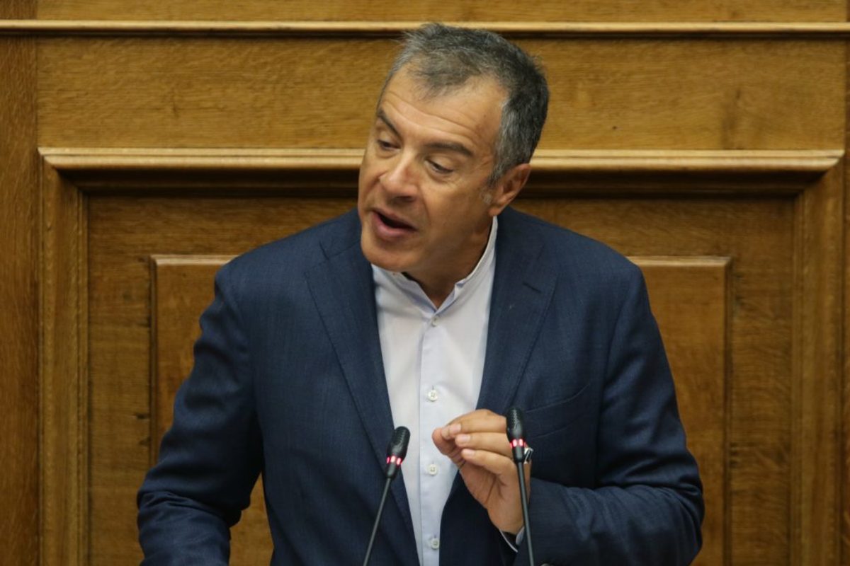 Θεοδωράκης: Στηρίζουμε την συμφωνία με την ΠΓΔΜ – Επικίνδυνη η στάση του Καμμένου
