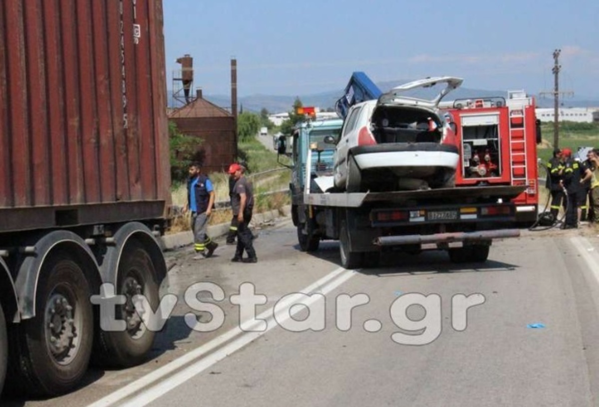 Βοιωτία: Νεκρή νεαρή γυναίκα σε τροχαίο – Συγκρούστηκε με νταλίκα στο αντίθετο ρεύμα [vid]