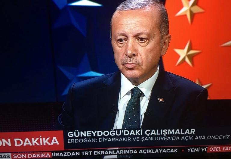 Και παρουσιαστής ο Ερντογάν – Έδωσε εκπομπή στον εαυτό του με Προεδρικό Διάταγμα