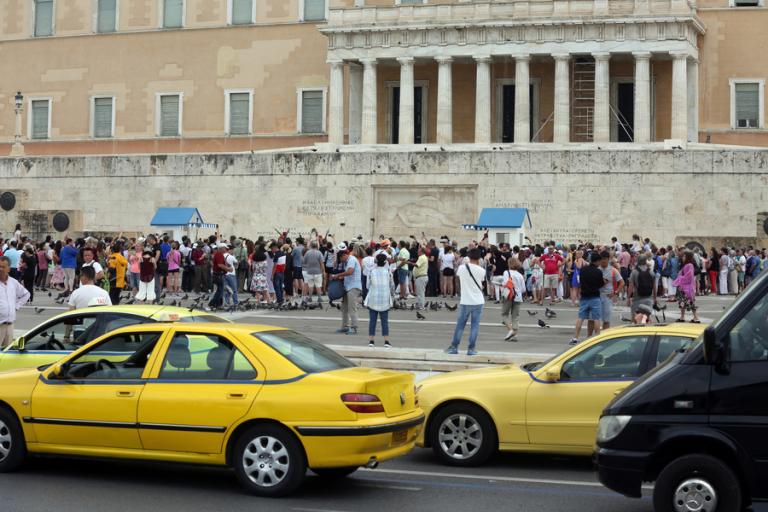 Τουρισμός: Πόσα εκατομμύρια τουριστών θα έρθουν φέτος στην Ελλάδα – Θα βουλιάξουμε!