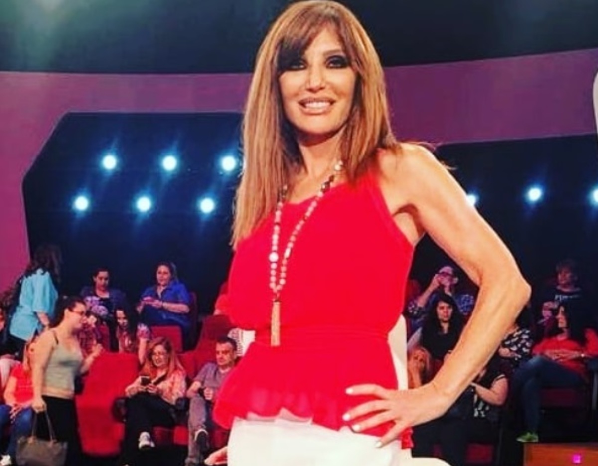 Bίκυ Χατζηβασιλείου: Της παίρνουνε την πίεση μετά το «Πάμε Πακέτο»! Βίντεο
