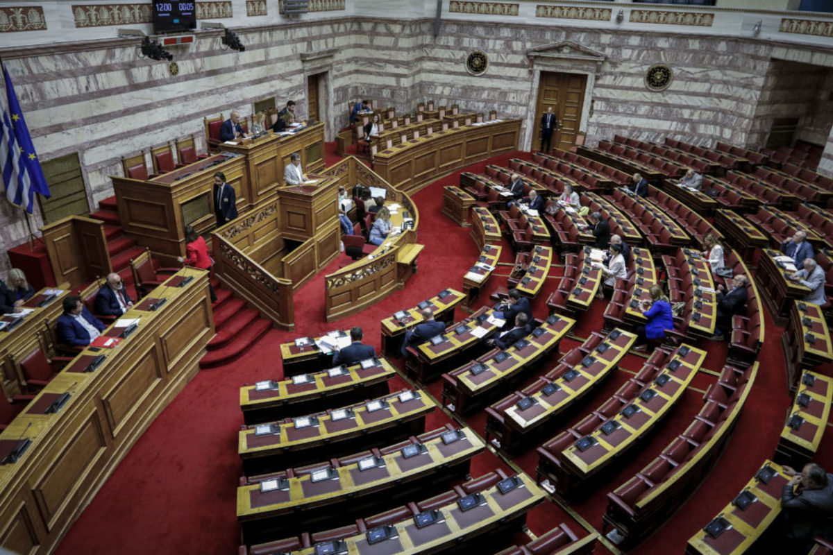 Βουλή: Ψηφίστηκε το Μεταφορικό Ισοδύναμο! “Ναι” από ΔΗΣΥ και Ποτάμι