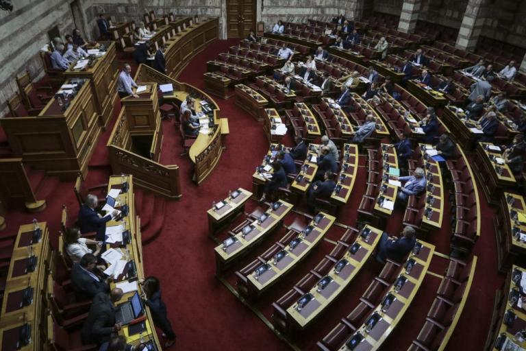 “Πέρασε” με 154 ψήφους το πολυνομοσχέδιο – Καταψήφισε την τροπολογία για τον ΕΝΦΙΑ ο Δημήτρης Καμμένος