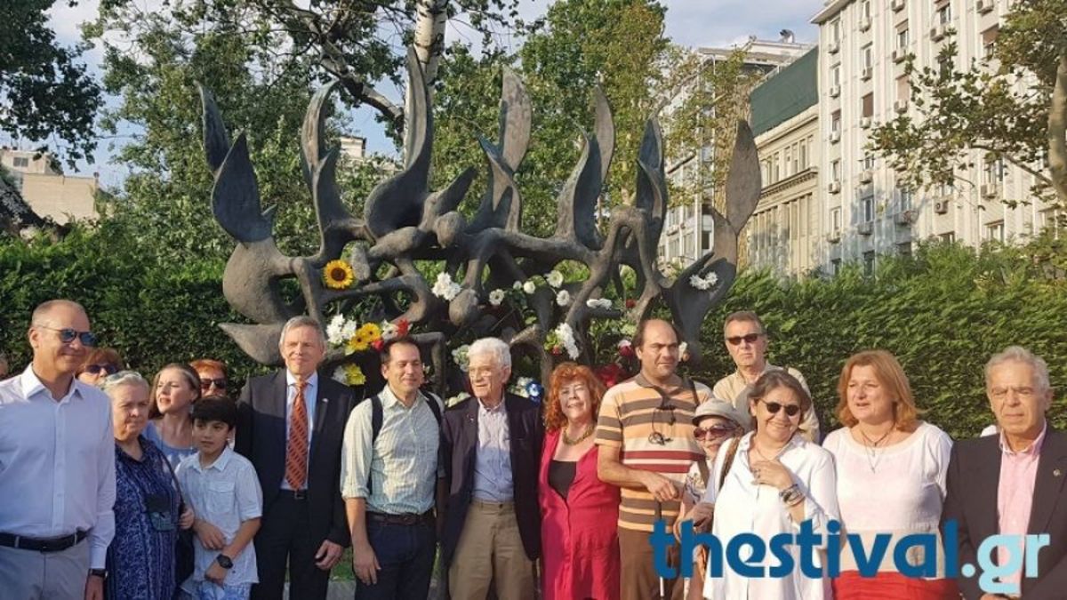 Θεσσαλονίκη: Συμβολική διαμαρτυρία στο Μνημείο Ολοκαυτώματος – video