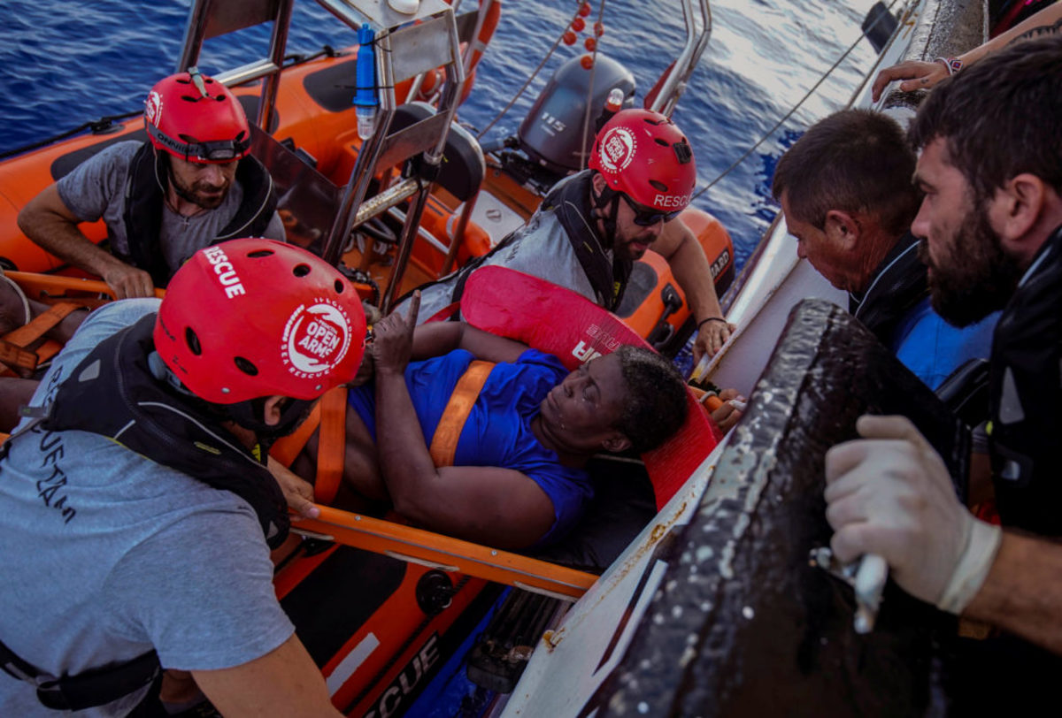 Διέσωσε πρόσφυγα στη θάλασσα ο Γκασόλ! Βοήθησε αποστολή σωτηρίας στη Μεσόγειο [pic]