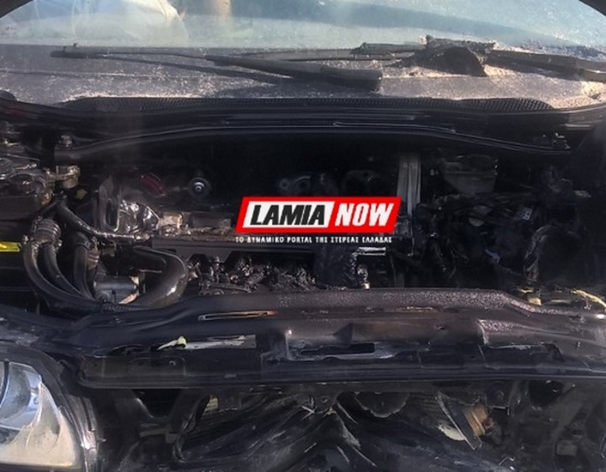 Τροχαίο Αθηνών – Λαμίας: Αυτοκίνητο χτύπησε στις μπάρες και έπιασε φωτιά – Σώος ο οδηγός του [pic]
