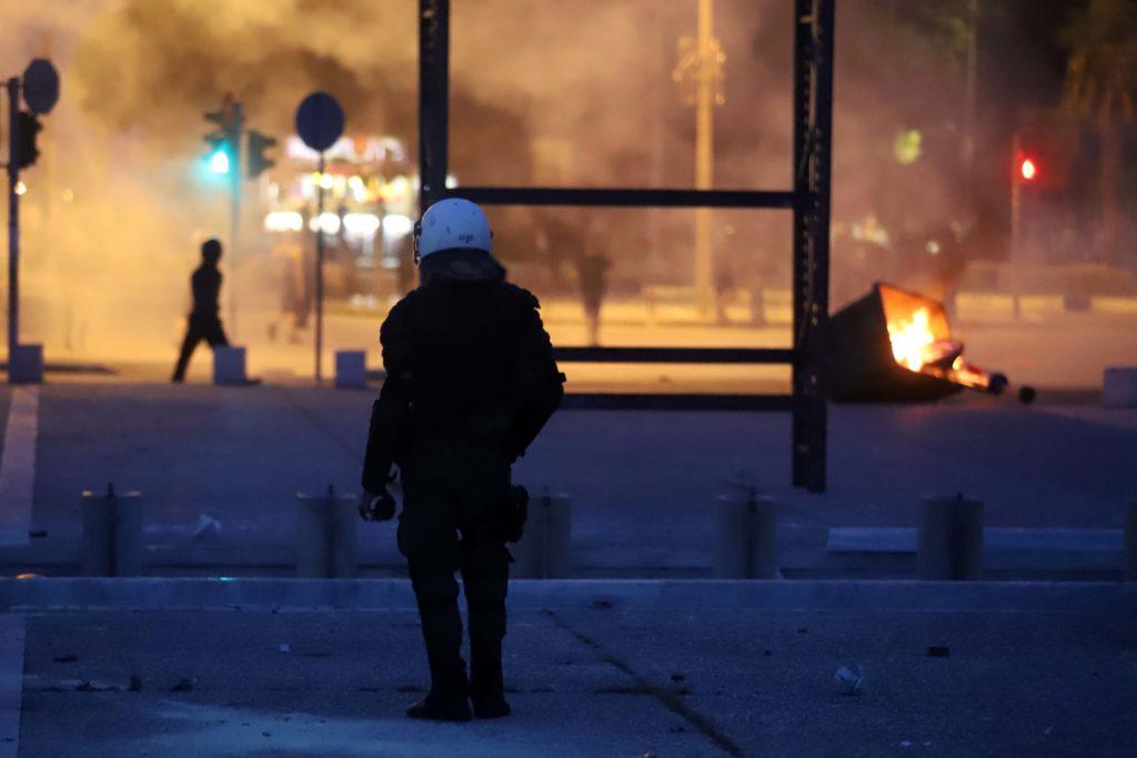 Θεσσαλονίκη: Αντίδραση του ΣΥΡΙΖΑ για την επίθεση σε νεαρό – “Ναζιστικά τάγματα εφόδου απειλούν και τρομοκρατούν”!