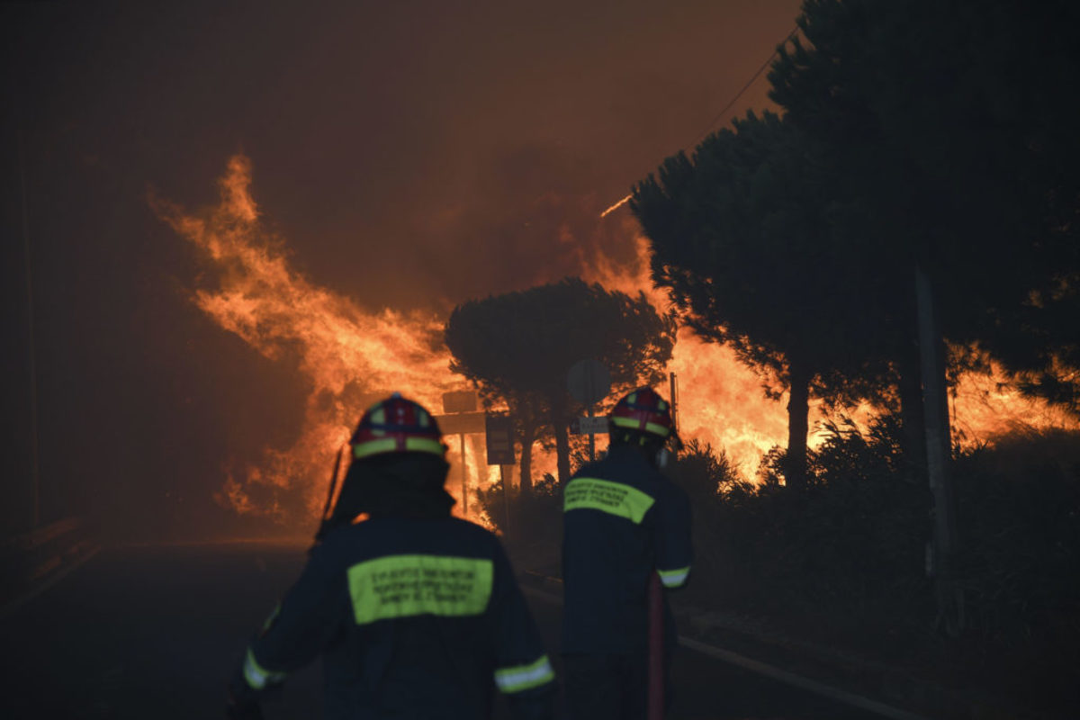 Κρήτη: Σε νοσοκομεία 7 άτομα από τις μεγάλες φωτιές στα Χανιά – Περιοχές σε πύρινο κλοιό [pics, video]