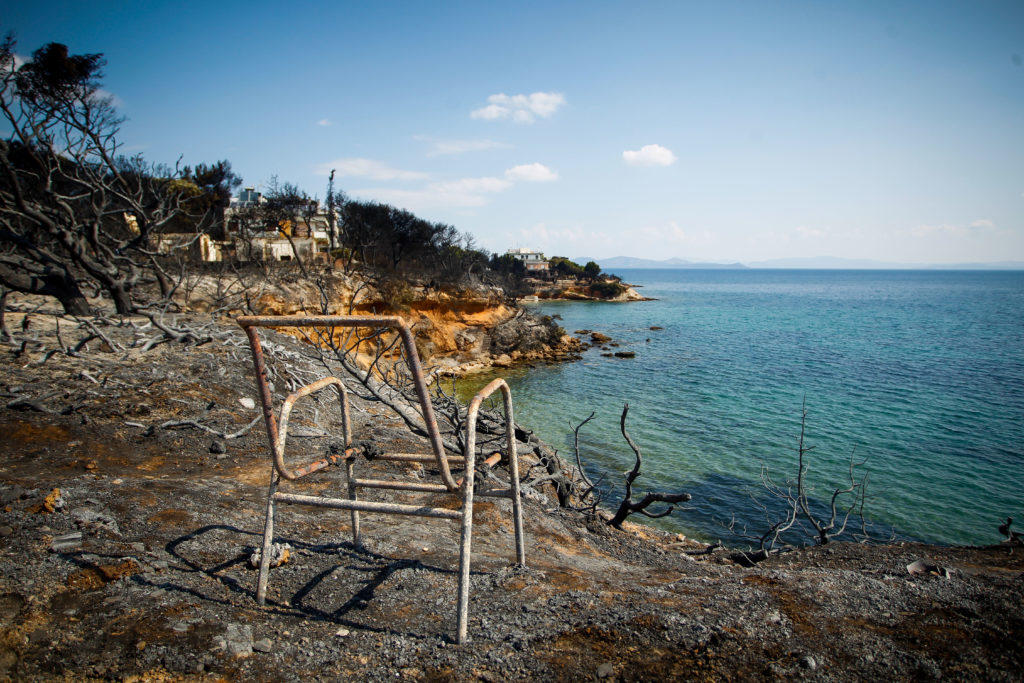 Κρήτη: Έτσι μπορείτε να βοηθήσετε τους πυρόπληκτους της Αττικής – Μεσίστιες σημαίες παντού!