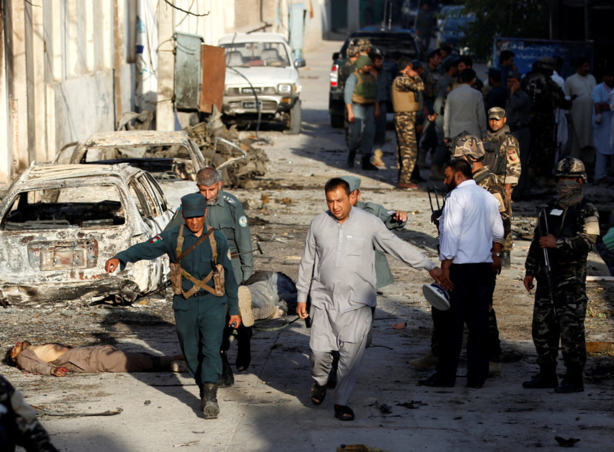 Αφγανιστάν: Έκρηξη σε κυβερνητικό κτίριο – Τουλάχιστον 15 νεκροί [pics]