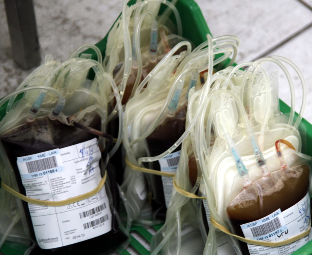 Λάρισα: Πρόσφυγες έδωσαν αίμα για τους πυρόπληκτους της Αττικής – Το συγκλονιστικό τους μήνυμα