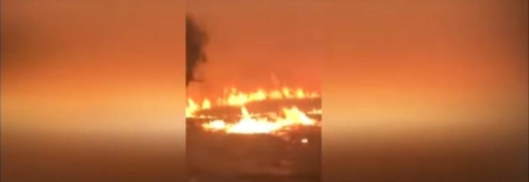 Ανατριχιαστικό βίντεο: Περνούν μέσα από τις φλόγες στο Μάτι