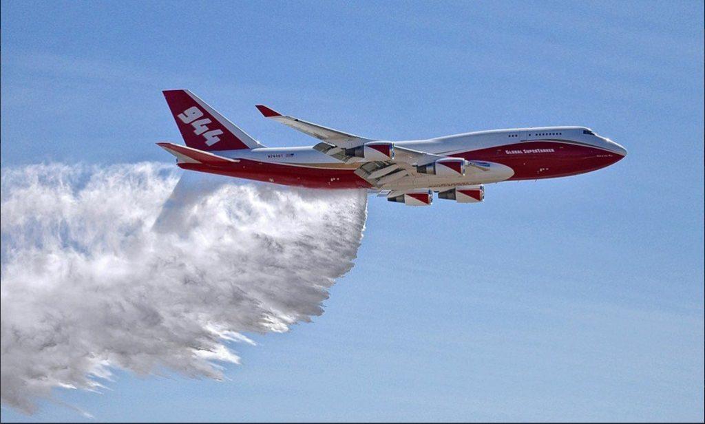 Καλιφόρνια – πυρκαγιές: Ανέλαβε δράση το μεγαλύτερο πυροσβεστικό αεροπλάνο στον κόσμο – video