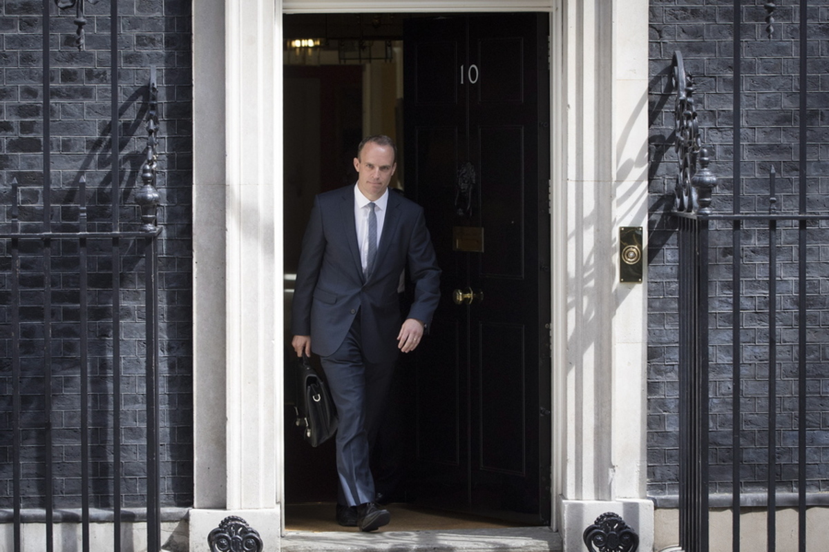 Βρετανία: Ο νέος υπουργός για το Brexit έχει μαύρη ζώνη στο καράτε!