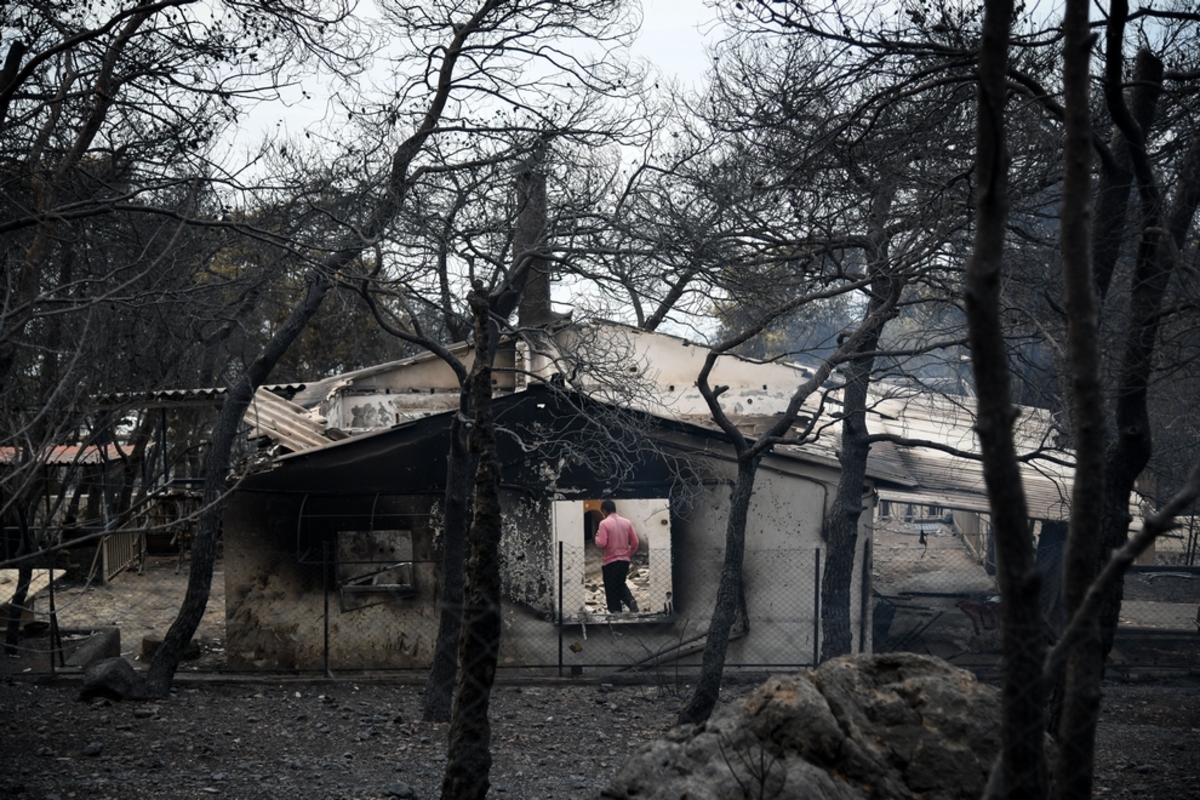 Φονικές πυρκαγιές: Είδη πρώτης ανάγκης για τους πληγέντες – Πώς μπορείτε να βοηθήσετε