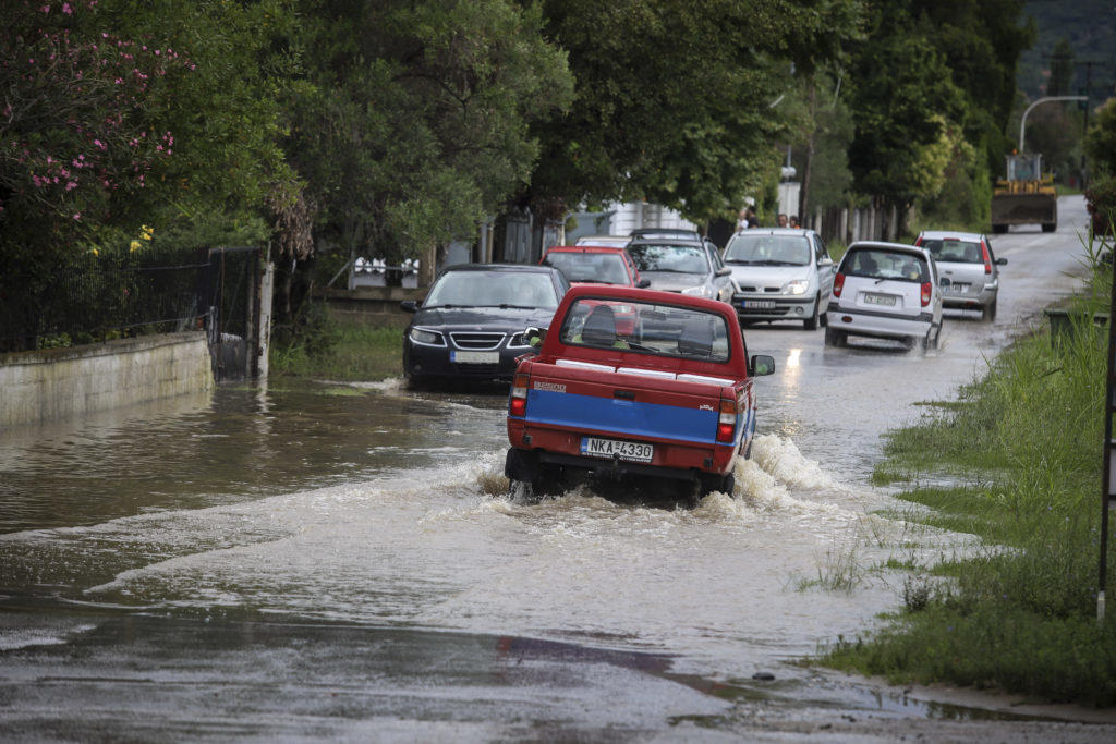 Καιρός: Πλυμμυρικά φαινόμενα και τη Δευτέρα – Δείτε που θα χτυπήσει η κακοκαιρία