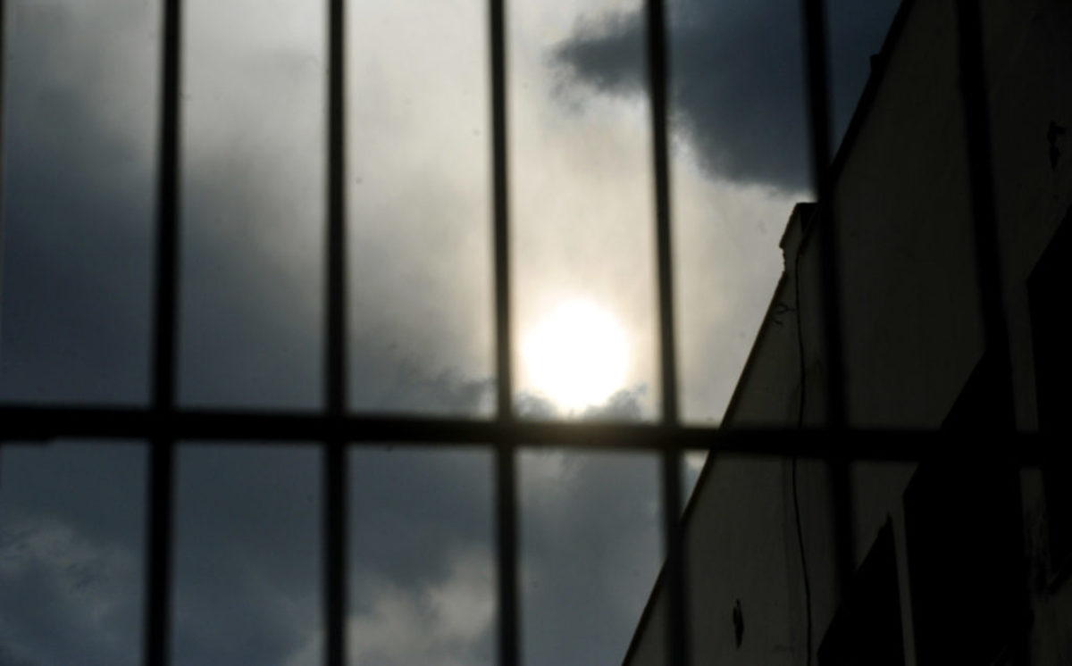 Αιματηρή συμπλοκή στις φυλακές Λάρισας – Ένας τραυματίας