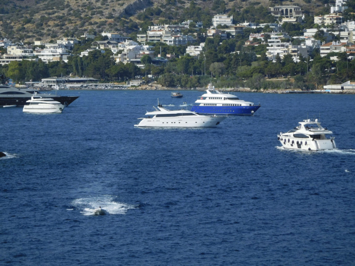 Επικίνδυνος! Οδήγησε μεθυσμένος το σκάφος του στα Λιχαδονήσια και προκάλεσε πανικό