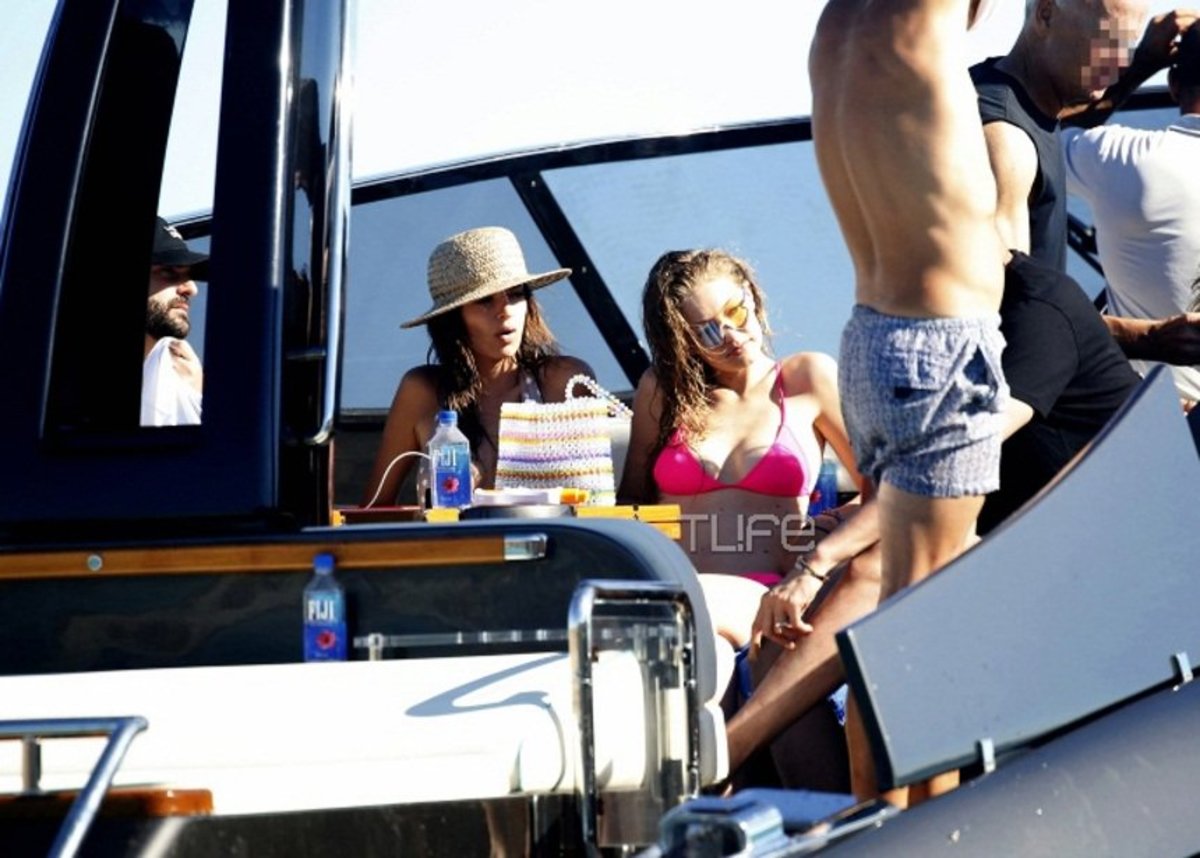 Emily Ratajkowski – Gigi Hadid: Νέες φωτογραφίες – «φωτιά» από την παραμονή τους στην Μύκονο!
