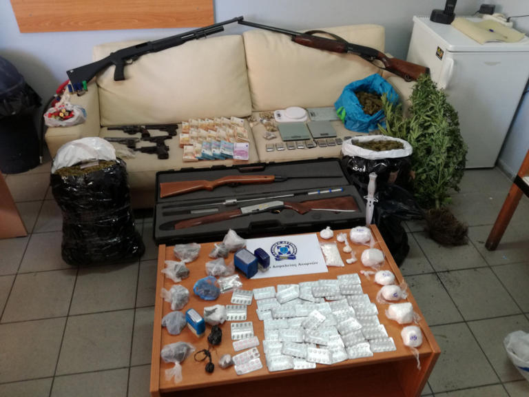 Αιτωλοακαρνανία: Εμπόριο ναρκωτικών μέσα σε σχολεία – Δεκάδες συλλήψεις – Πιάστηκαν κι ανήλικοι