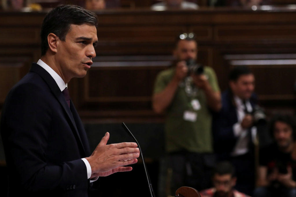 Ισπανία: Σοκ για τον σοσιαλιστή πρωθυπουργό Πέδρο Σάντσεθ – Έχασε κρίσιμη ψηφοφορία