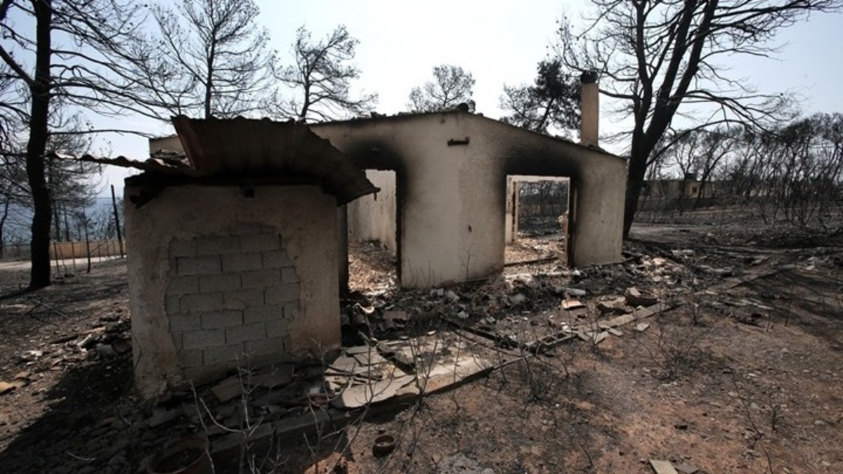 Σπίρτζης: Δεν έχει ευθύνες η Ρένα Δούρου για την πυρκαγιά στην Ανατολική Αττική – “Μοιραίες” οι πολεοδομικές αυθαιρεσίες στο Μάτι
