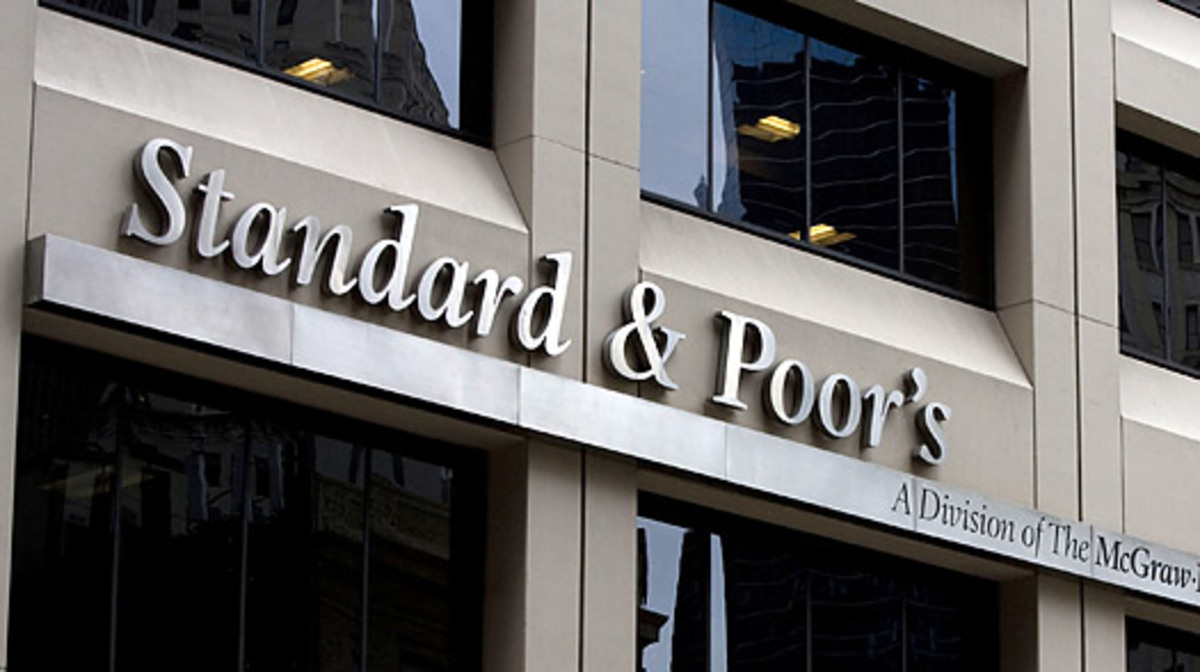 Standard & Poors: Αναβάθμισε την προοπτική της Ελλάδας σε “θετική” από “σταθερή”