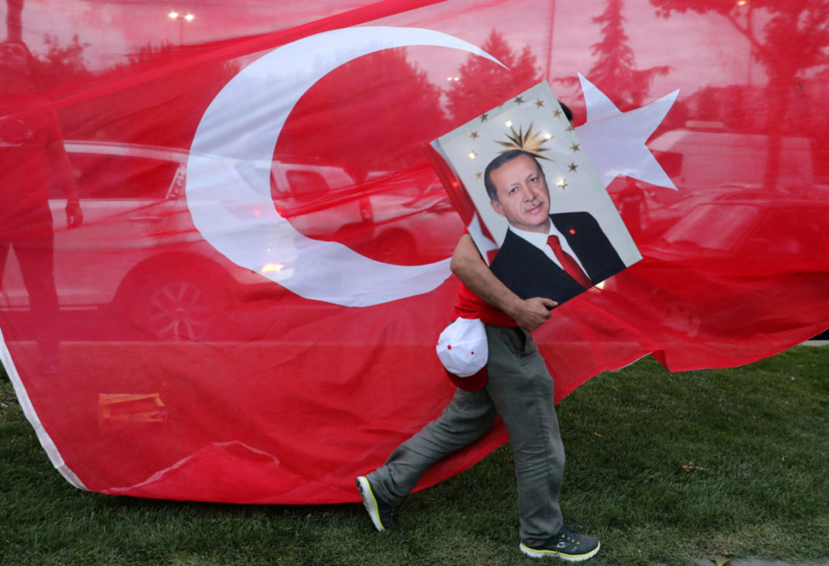 ΕΕ για Τουρκία: Σωστό βήμα η άρση της κατάστασης έκτακτης ανάγκης αλλά δεν αρκεί