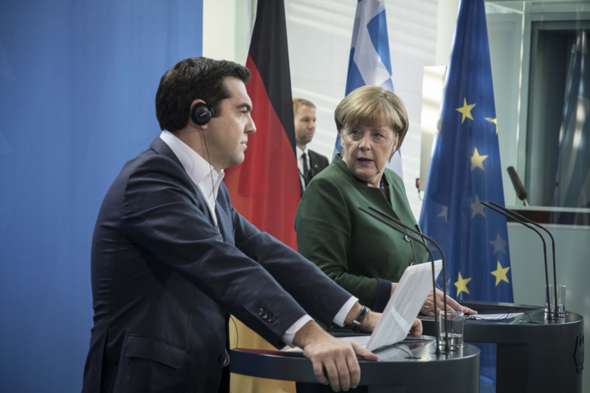 Γερμανία: Τι απαντά για τα σενάρια συμψηφισμού για Σκοπιανό, προσφυγικό και χρέος