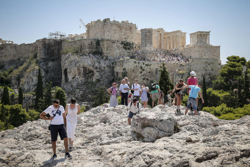 Κλείνει νωρίτερα λόγω καύσωνα η Ακρόπολη