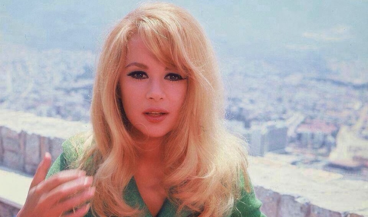 «Η Αλίκη Βουγιουκλάκη θα μου χαλάσει τον γάμο! Όπου βρισκόμαστε θέλει να είναι μονίμως η πρωταγωνίστρια»