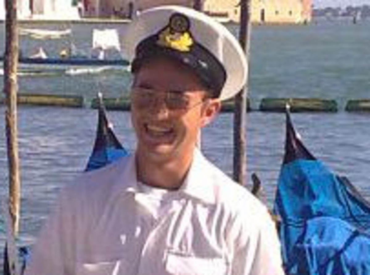 Εύβοια: Πνίγηκε αξιωματικός του Πολεμικού Ναυτικού – Τραγωδία στις διακοπές με την αρραβωνιαστικιά του [pic]