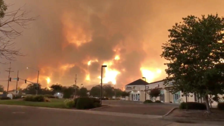 Ένας νεκρός από τις πυρκαγιές στην Καλιφόρνια – Στάχτη πάνω από  113.000 στρέμματα