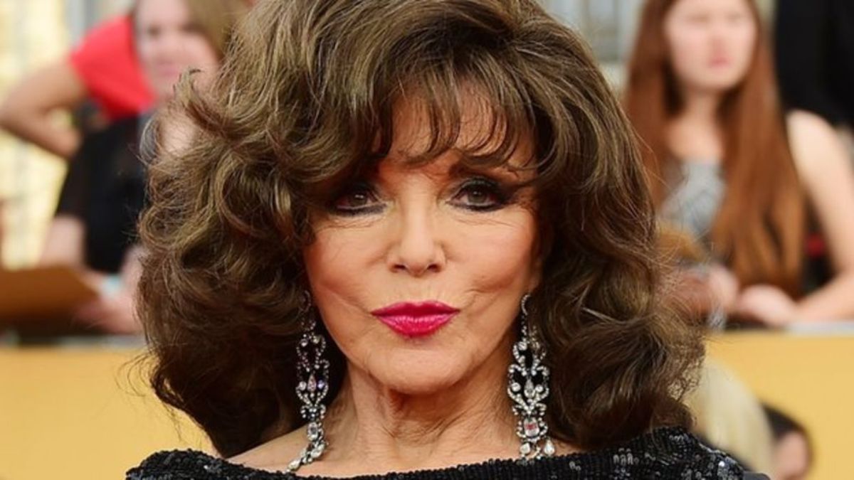 Joan Collins: Η σέξι πόζα με μαγιό στα 85 της χρόνια!