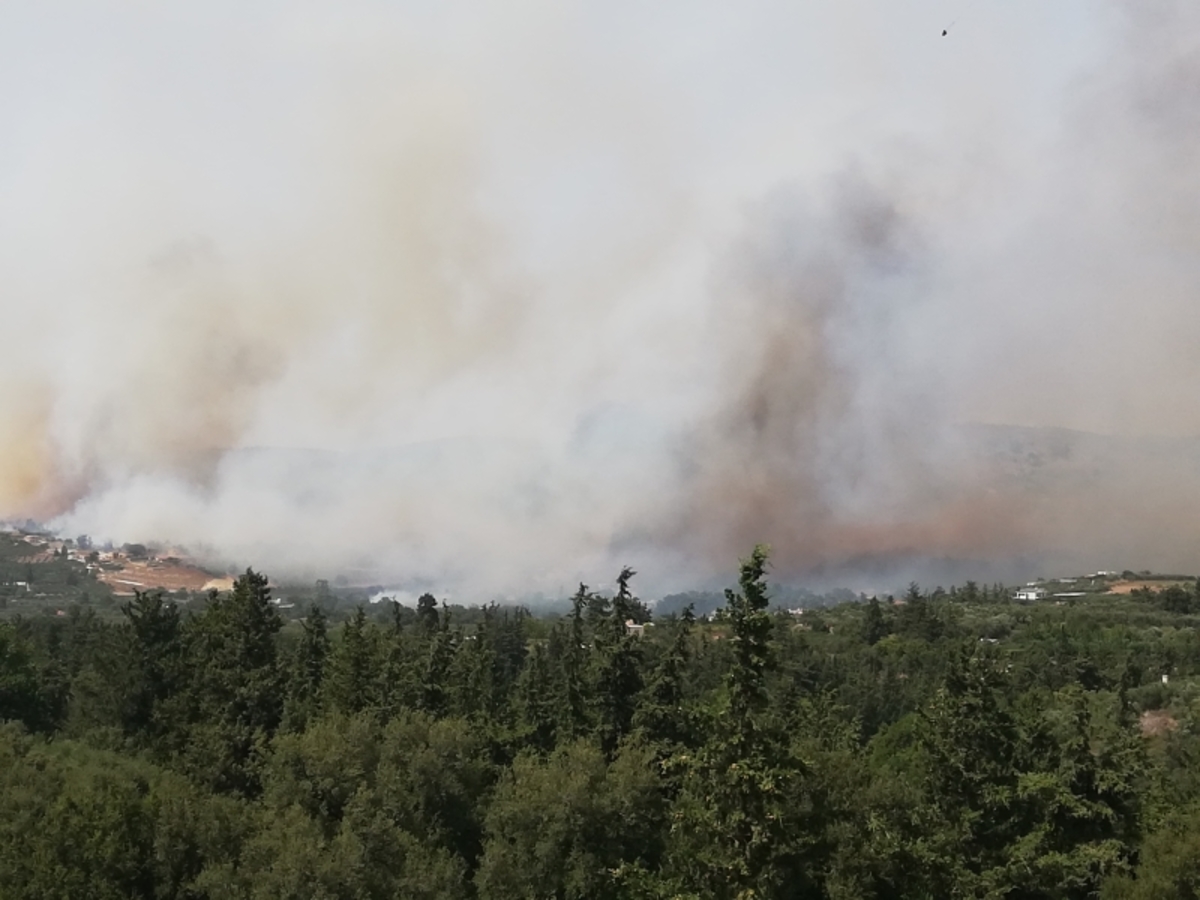 Ρόδος: Μεγάλη φωτιά στη Δαματριά κοντά σε μοναστήρι
