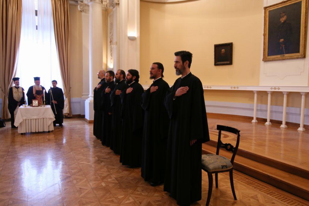 Το χακί… κάνει τον παπά – Αυτοί είναι οι νέοι στρατιωτικοί ιερείς! [pics]