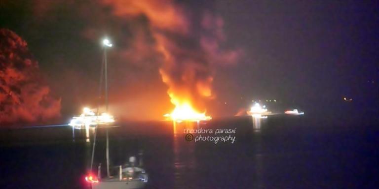 Ζάκυνθος: Θρίλερ σε φλεγόμενο ιστιοπλοϊκό σκάφος με 8 επιβάτες – Οι εικόνες που πάγωσαν τους πάντες [pics]