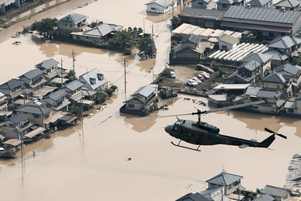Κλαίει όλη η Ιαπωνία – Οι πλημμύρες άφησαν πίσω τους νεκρούς και αγνοούμενους