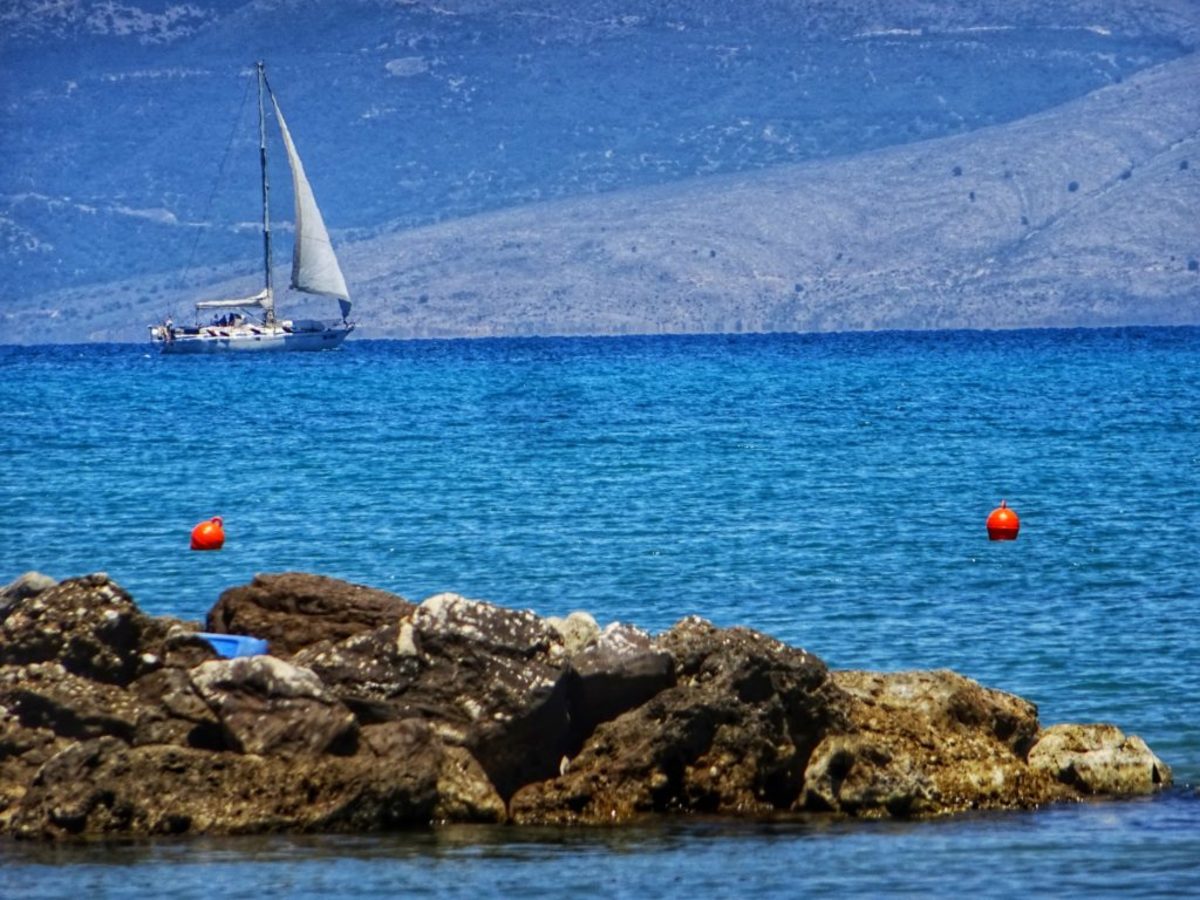 Καιρός: Και καύσωνας και καταιγίδες τη Δευτέρα! Πού θα βρέξει, πού θα… λιώσουμε