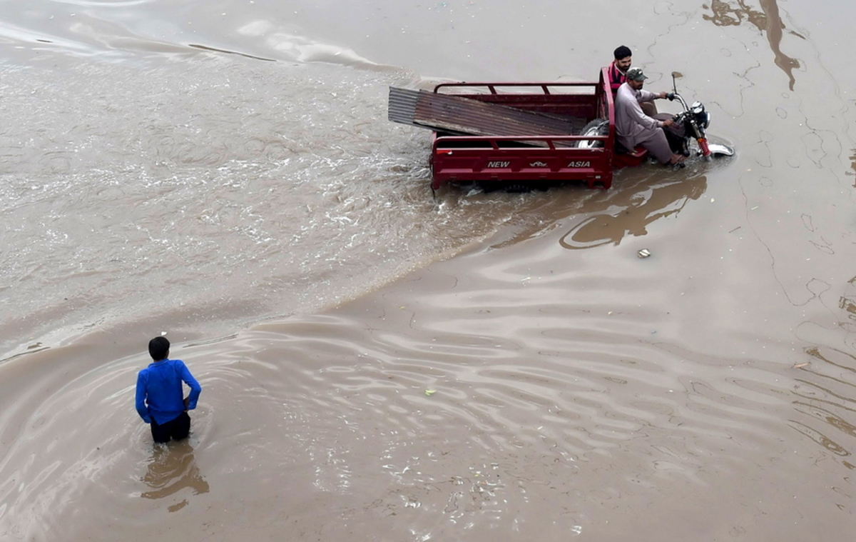 Πακιστάν: Έξι νεκροί από τις χειρότερες καταιγίδες εδώ και 38 χρόνια [pics]