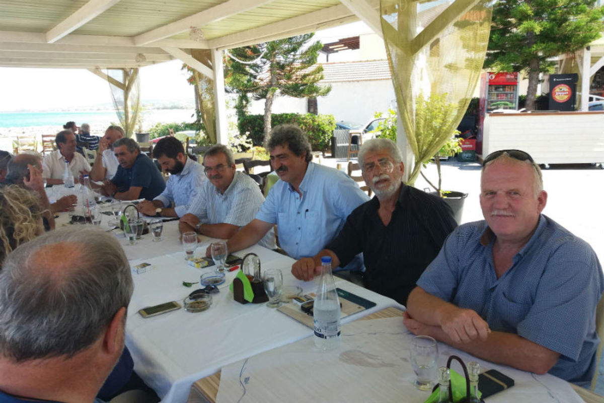 Χανιά: Συνεχίζονται οι διακοπές του Παύλου Πολάκη – Το γεύμα και η παρέα του αναπληρωτή υπουργού υγείας [pics]