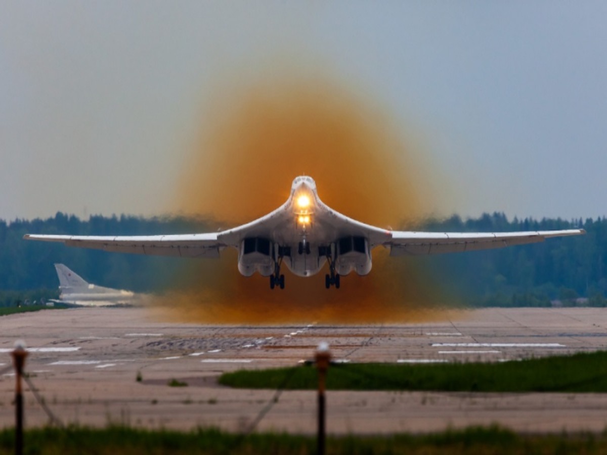 Tu-160M: Το βομβαρδιστικό του Πούτιν που δεν ρίχνει βόμβες! video, pics