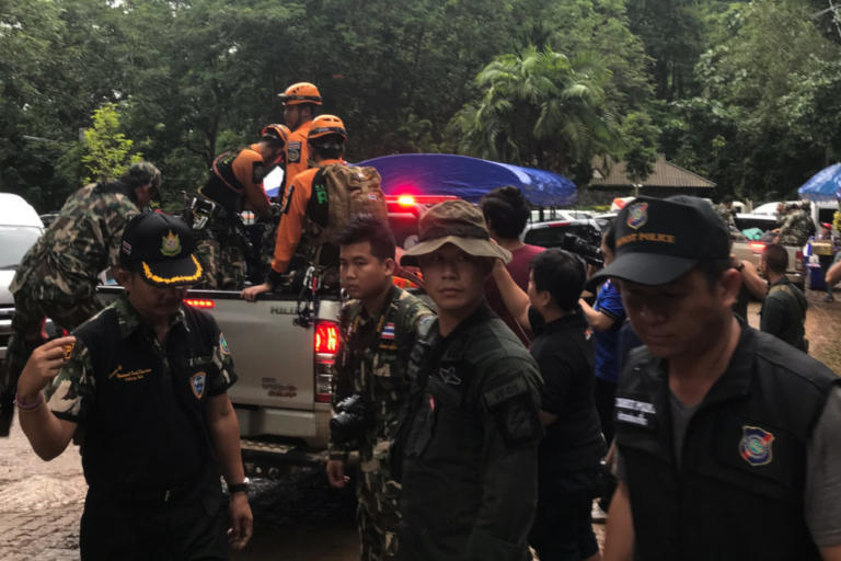 Ταϊλάνδη: Βρέθηκαν ζωντανά και τα 12 παιδιά της ποδοσφαιρικής ομάδας που είχε χαθεί σε σπηλιά