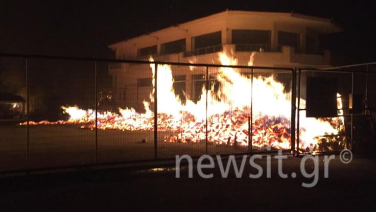 Φωτιές… παντού! Εγκλωβισμένοι κάτοικοι στο Μάτι – Καίγεται σχολείο στο Νέο Βουτζά – video