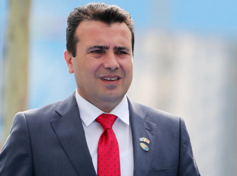 Δημοσκόπηση "χαστούκι" για τον Ζάεφ: Πάνω από 50% το "όχι" στο δημοψήφισμα για τη… "Δημοκρατία της Μακεδονίας"