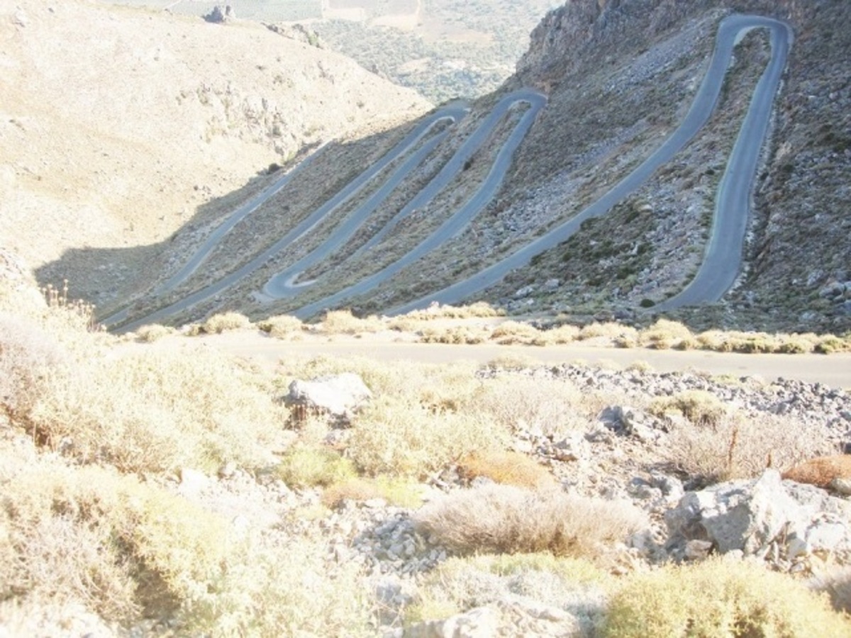 Κρήτη: Αυτός είναι “ο δρόμος του φιδιού” – Εκπληκτική θέα αλλά δύσκολες στροφές που θέλουν προσοχή [pics]