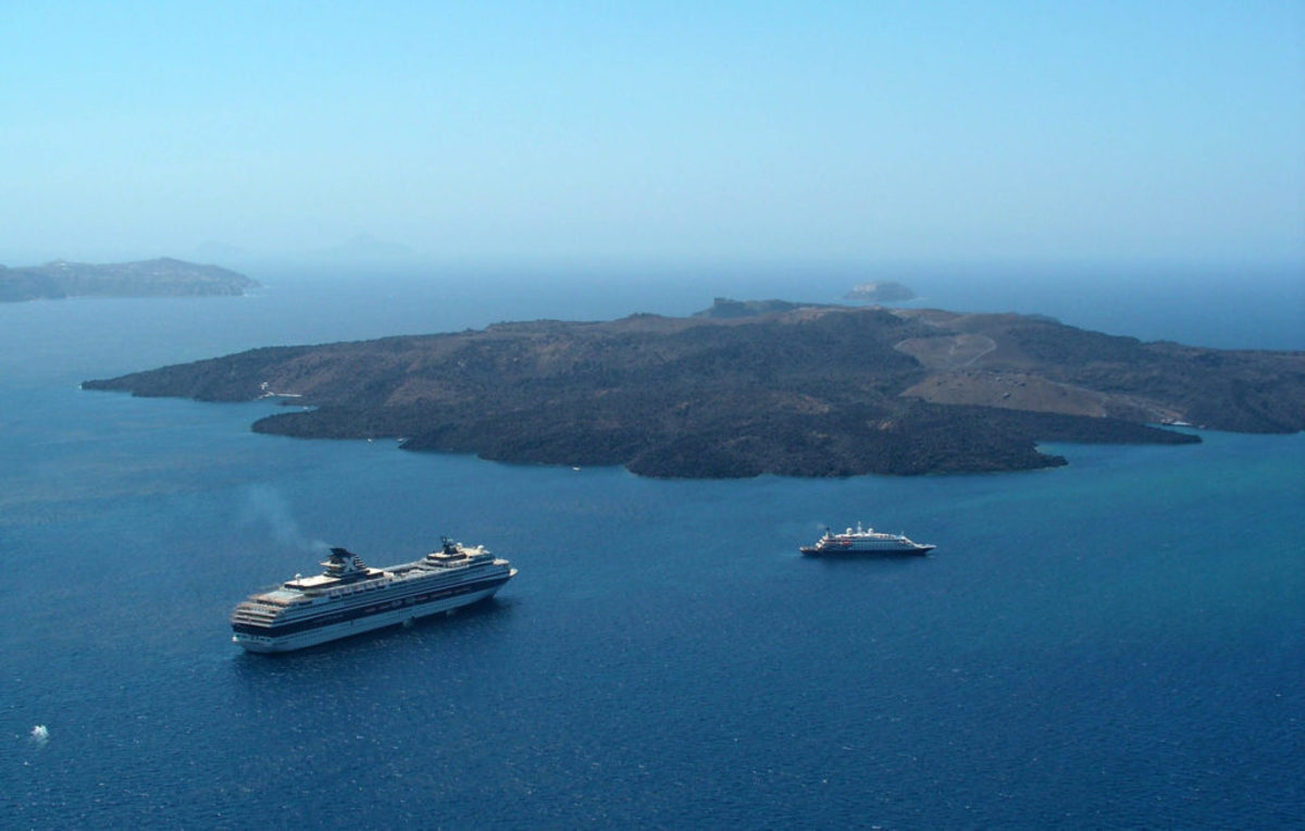 Σαντορίνη: Το παιχνίδι στη θάλασσα τον έστειλε με κατάγματα σε νοσοκομείο – Η πρώτη σύλληψη μετά τις εξετάσεις!