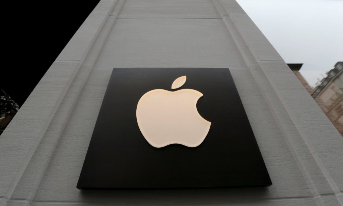 Το φράγμα του 1 τρισεκατομμυρίου δολαρίων έσπασε η αξία της Apple!